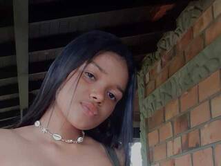 Chat video erotica Tiny-Annie