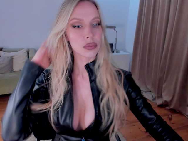 Screenshot di trasmissione ToxicBlonde