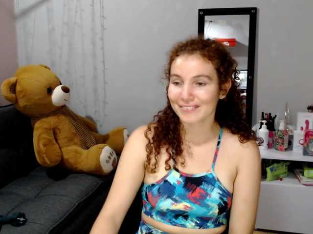 Fotografie VeronicaRusso hello guys enjoy with me 332 tokens to reach the goal Squirt Show