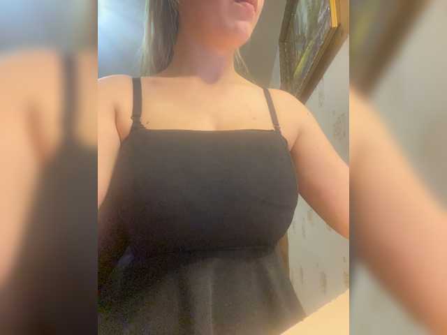 Fotografie Vikki_tori_aa Subscribe and put love. Lovense is powered by 2 tokens. 12tk-20 sec Ultra high...domi from 30 token. I go private and group.