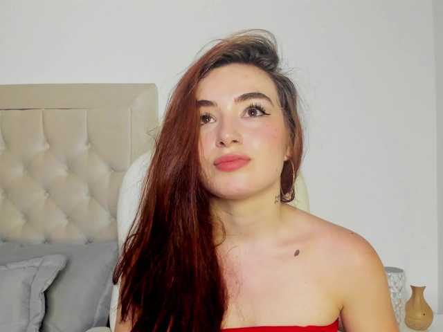 Fotografie violetwatson- Today I am very playful, do you want to come and try me! Goal: 1500 tokens