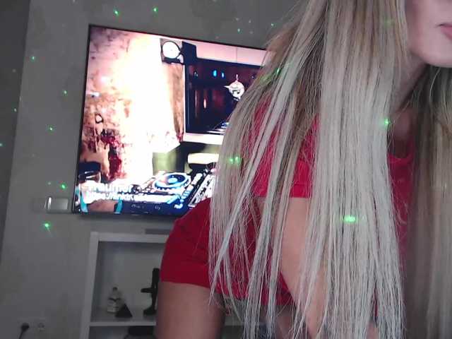 Screenshot di trasmissione XTinasheX