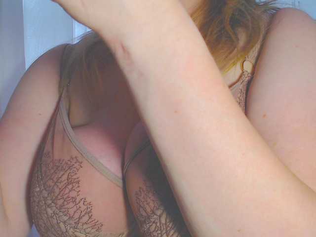 Fotografie Yuliskax Hi guys!!Give love !! tits-80 tk, ass-60,nipples-50.pm-95,C2C-110,Lick tits-165, take off panties-200,oilice on tits-155,Blow job-180, fuck tits -188. spank ass-99 . Stockings -130 tks. NAKED-400. SQUIRT-600. Hot show ,toys in pvt. Meow)